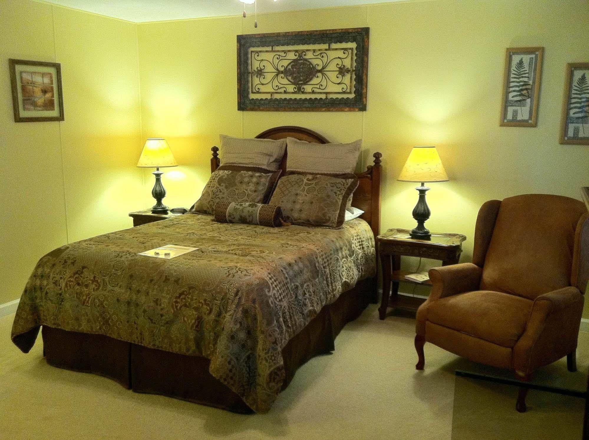 ווינסוויל Brookside Mountain Mist Inn מראה חיצוני תמונה