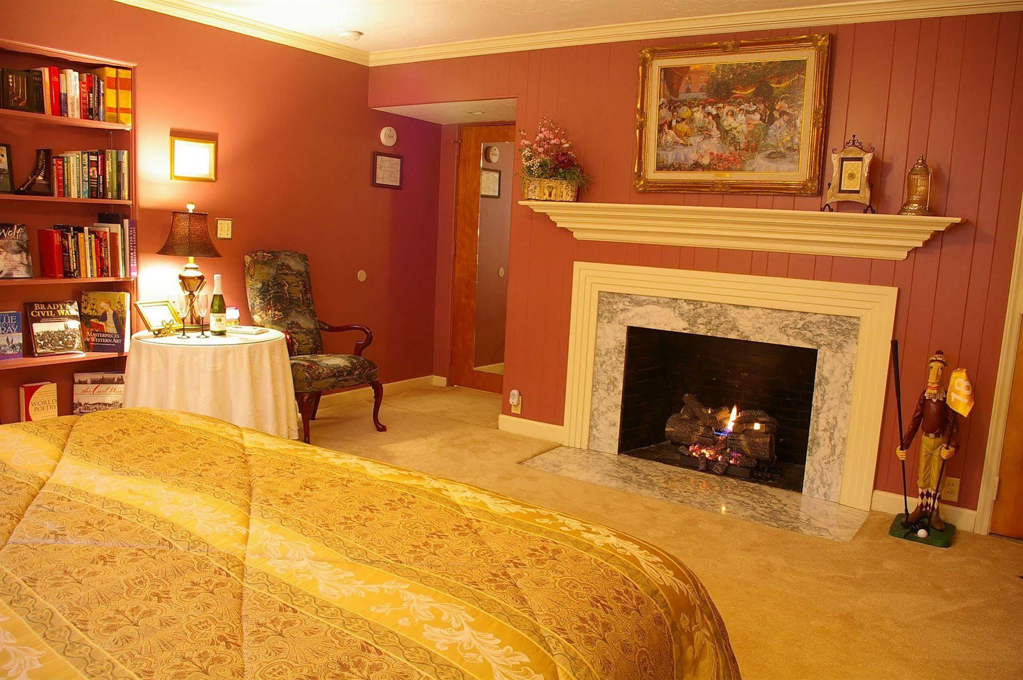 ווינסוויל Brookside Mountain Mist Inn מראה חיצוני תמונה