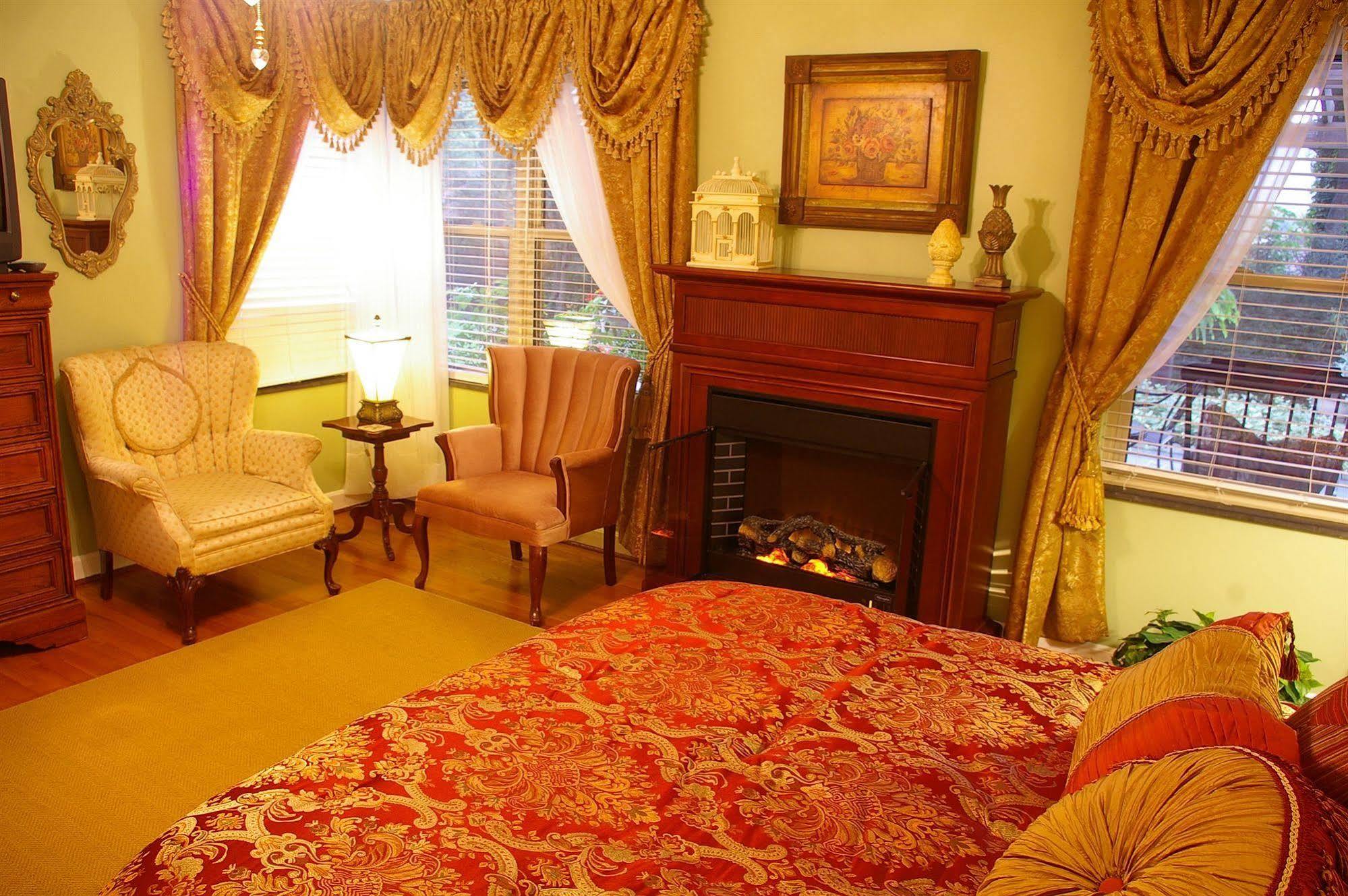 ווינסוויל Brookside Mountain Mist Inn מראה חיצוני תמונה